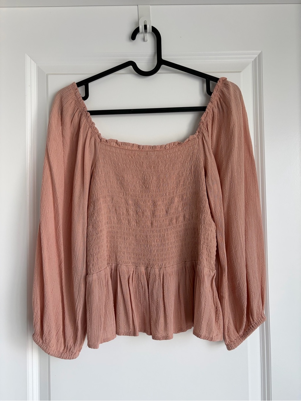 American Eagle Smocked Pink Dainty Blouse Size Small Like New